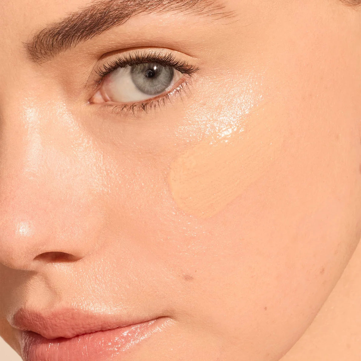 jane iredale - Glow Fixation SPF 30 Sheer Tint Skin Enhancer - Light to Light Medium