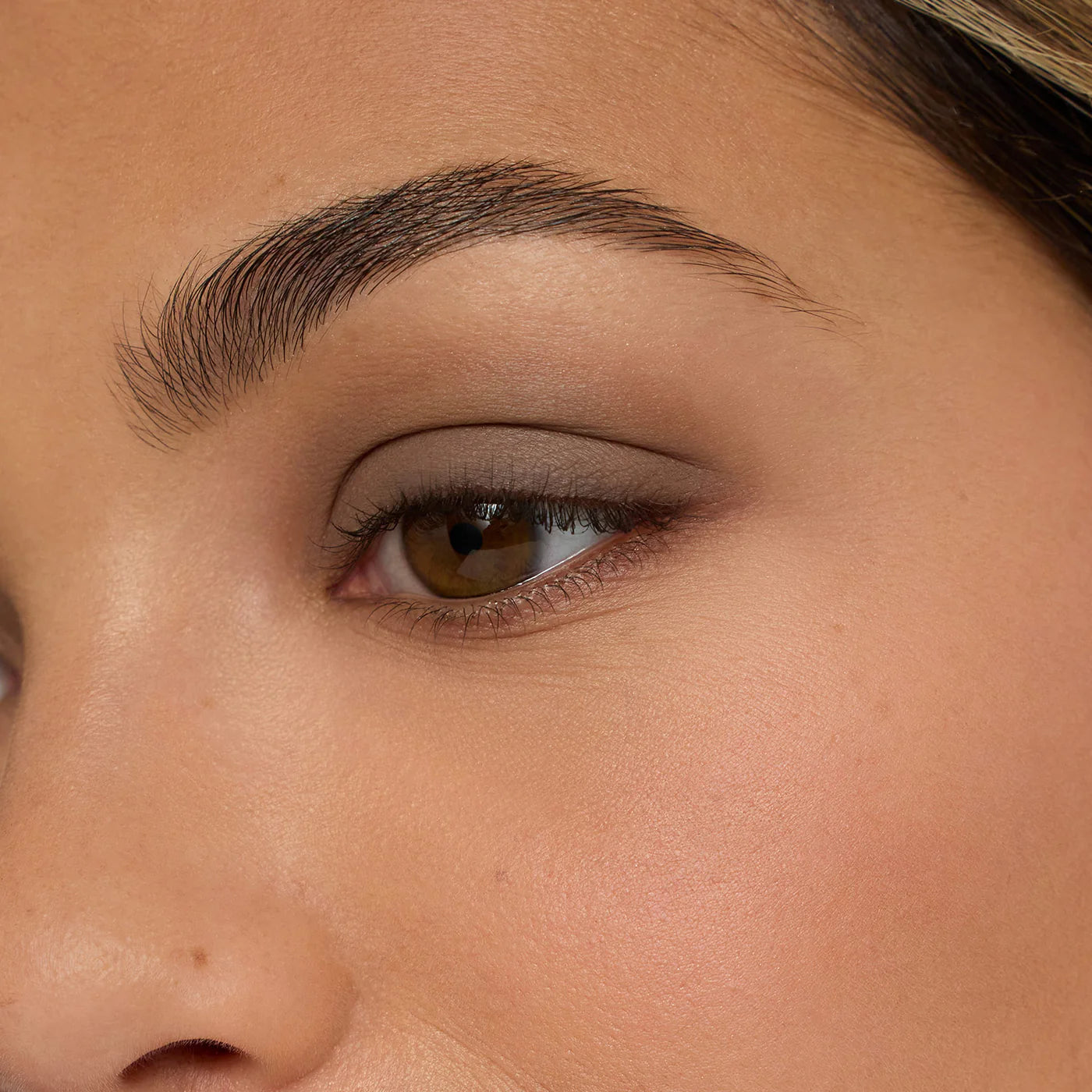 jane iredale - ColorLuxe Eye Shadow Stick - Dove Grey